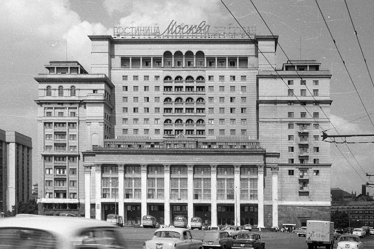 35 Manézs_tér,_Moszkva_Szálló._Fortepan_50299_perspective.jpg