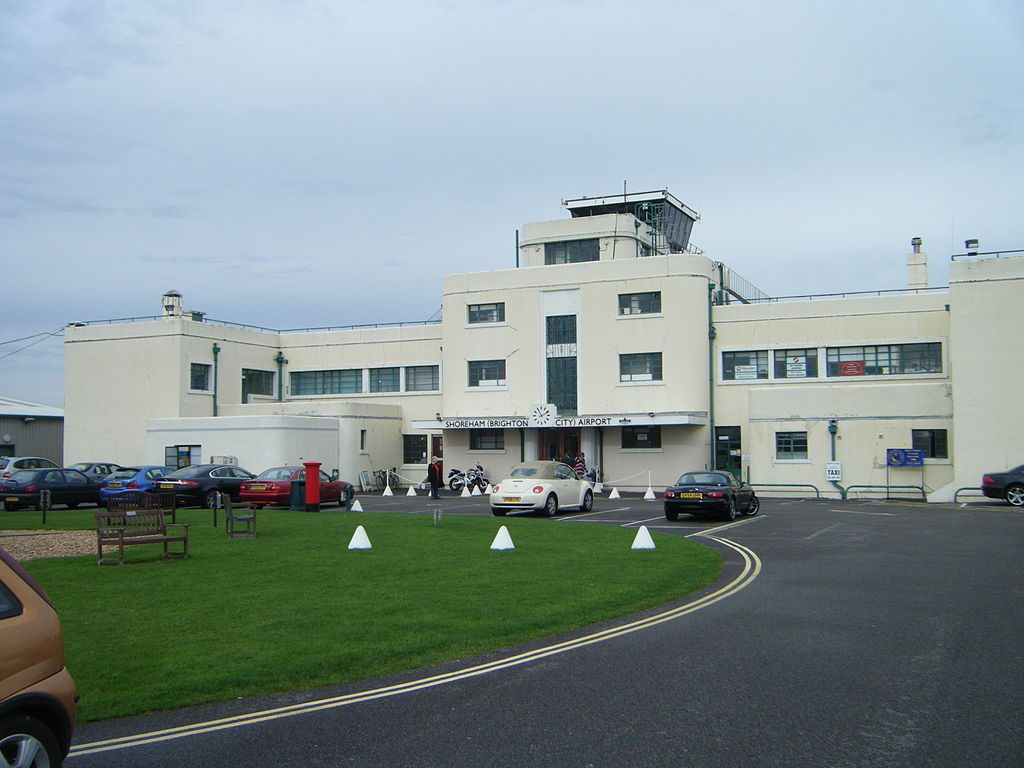 36 1024px-Shoreham_(Brighton_City)_Airport_(6659097839).jpg