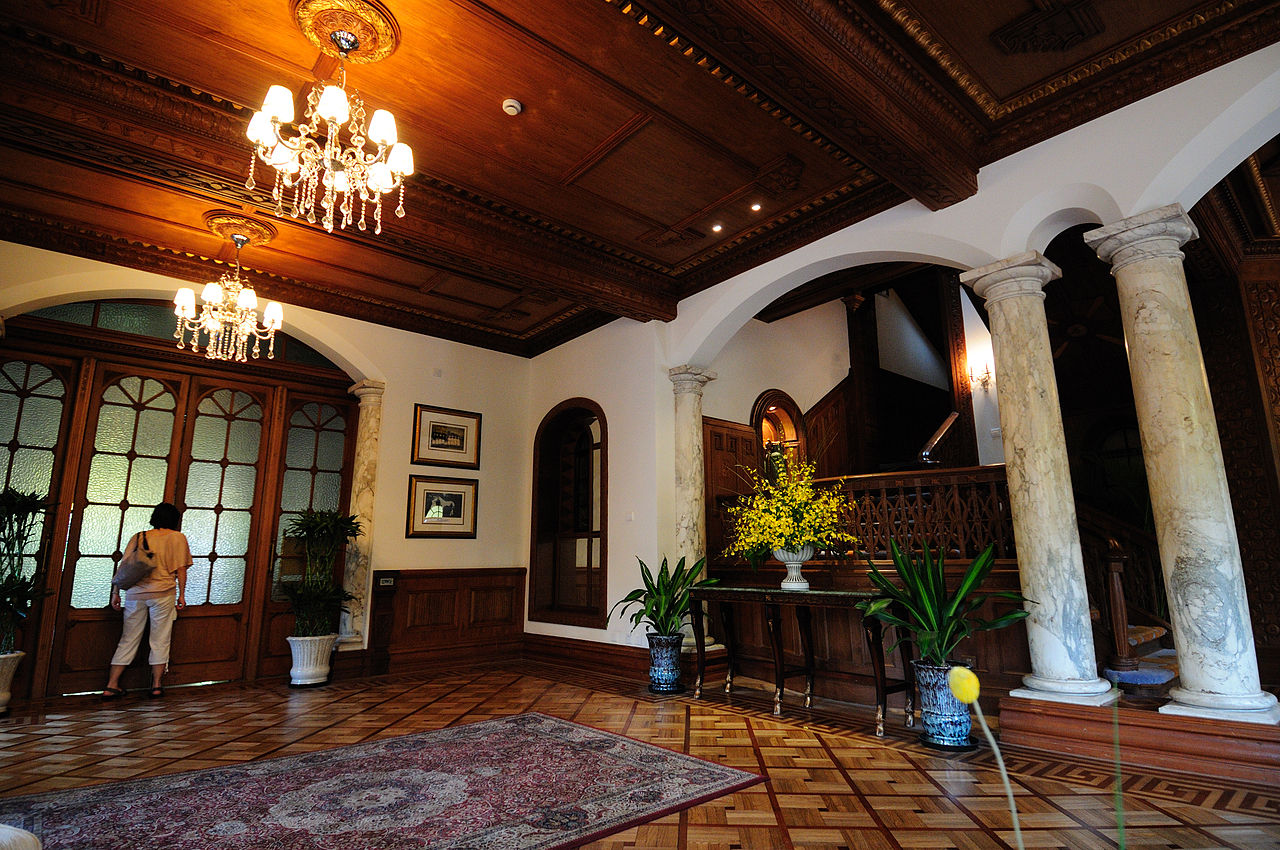 36Moller_Villa_pic_2.jpg