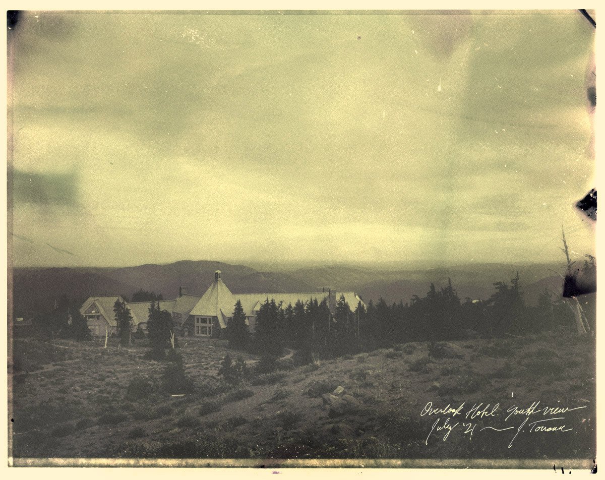 37 “Timberline Lodge” shining-hotel-1.jpg