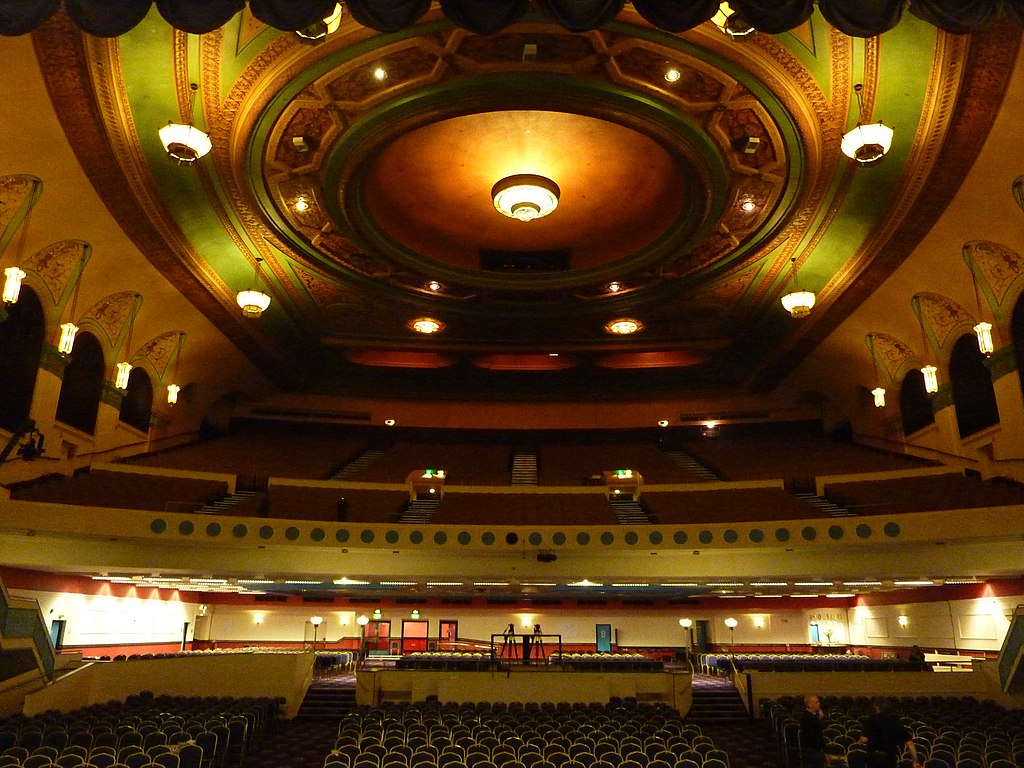37 1024px-Gaumont_State_Cinema_Kilburn_2013-09-21_12.16.05_(by_Nathan).jpg