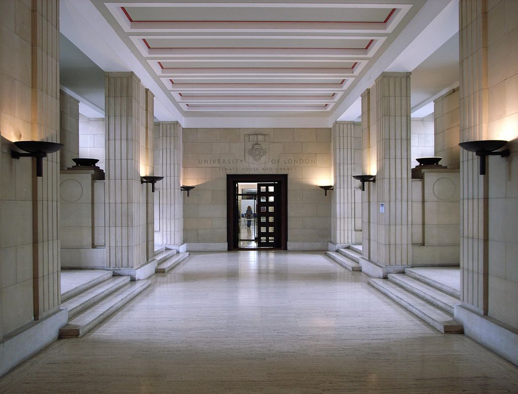 37 1024px-Inside_Senate_House.jpg