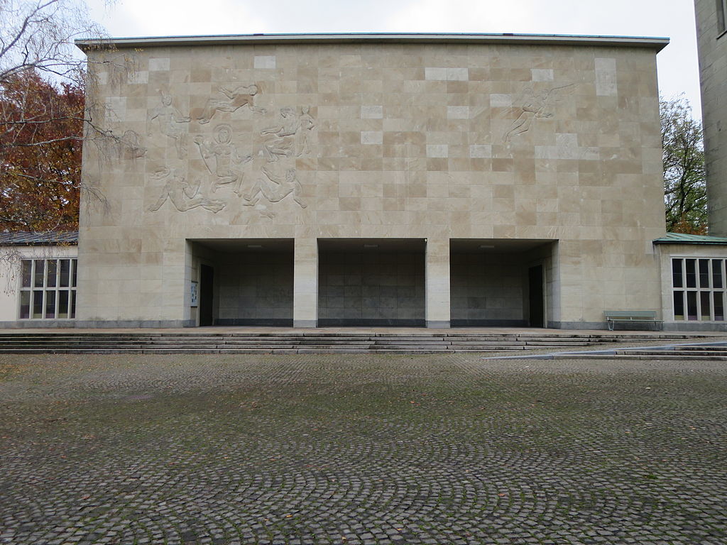 37 1024px-Neue_Kirche_Wollishofen_02.jpg