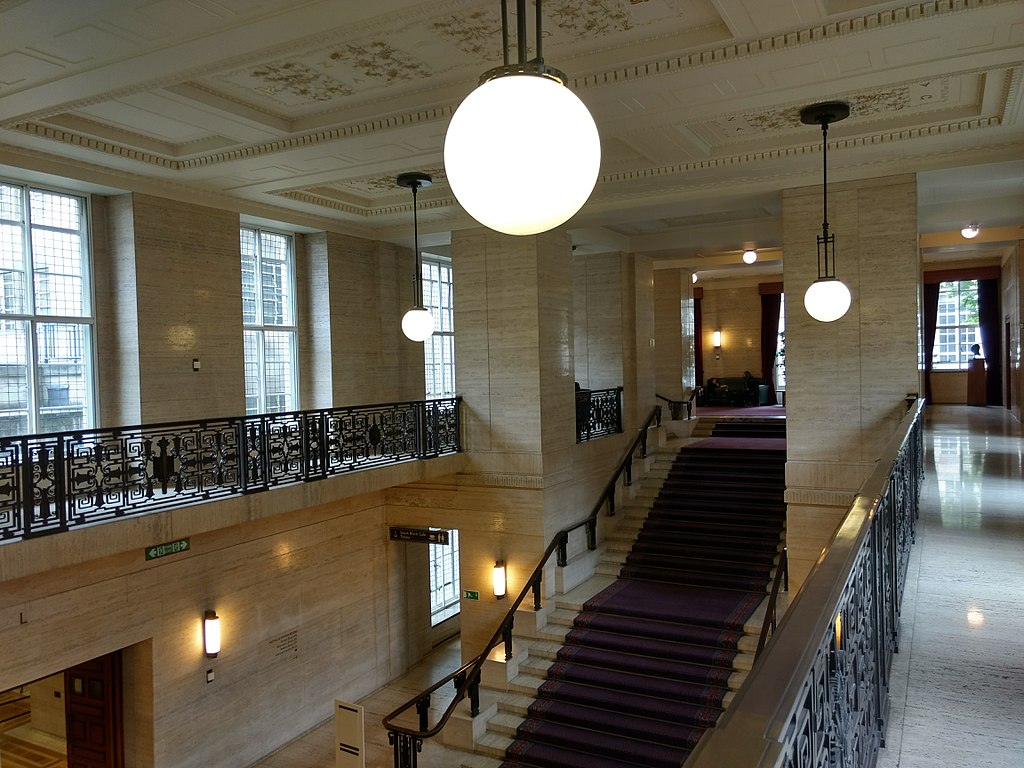 37 1024px-Senate_House,_May_2017_01.jpg