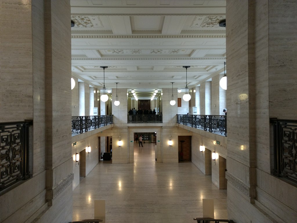 37 1024px-Senate_House,_May_2017_02.jpg