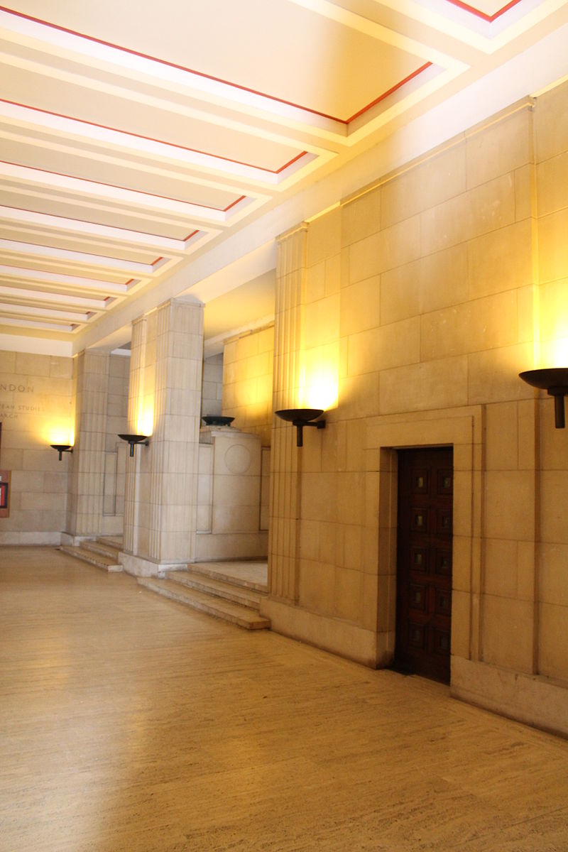 37 800px-Exterior_of_Senate_House_IMG_1214.jpg