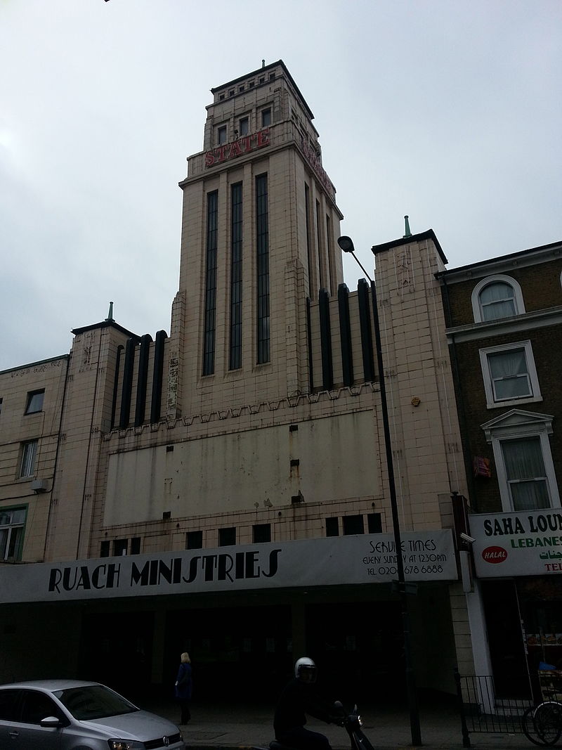 37 800px-Gaumont_State_Cinema_2013-09-21_12.42.37_(by_Nathan).jpg