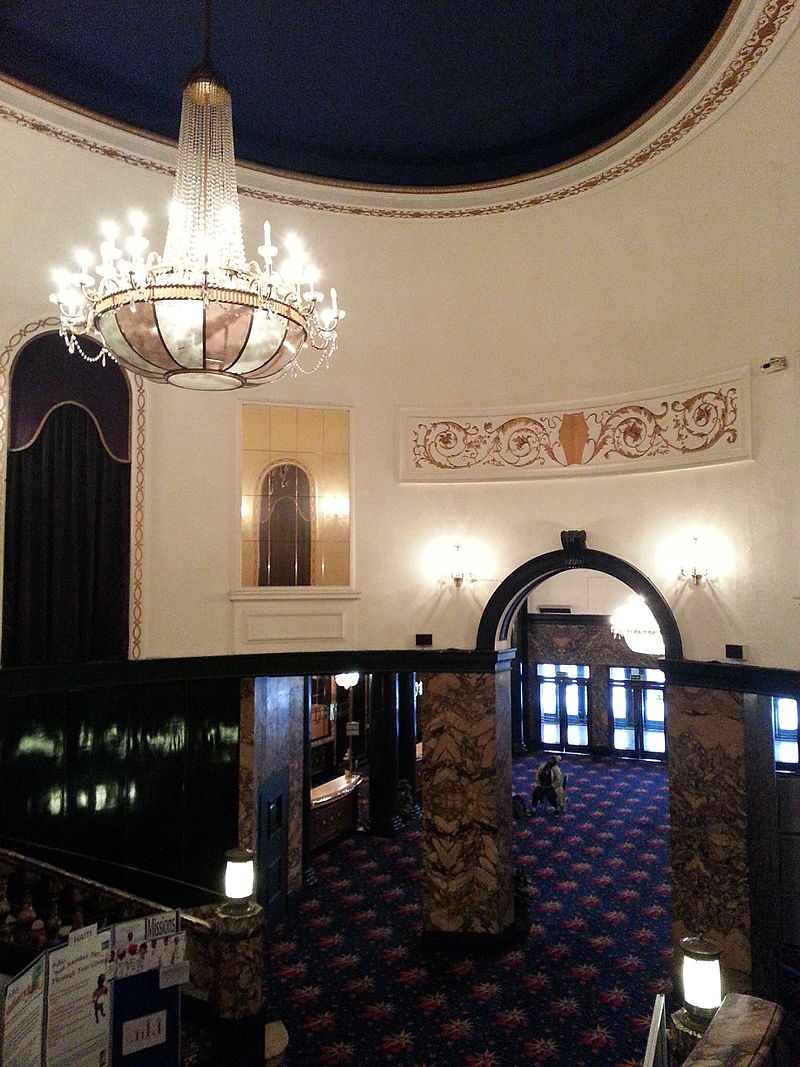 37 800px-Gaumont_State_Cinema_Kilburn_2013-09-21_12.33.02_(by_Nathan).jpg