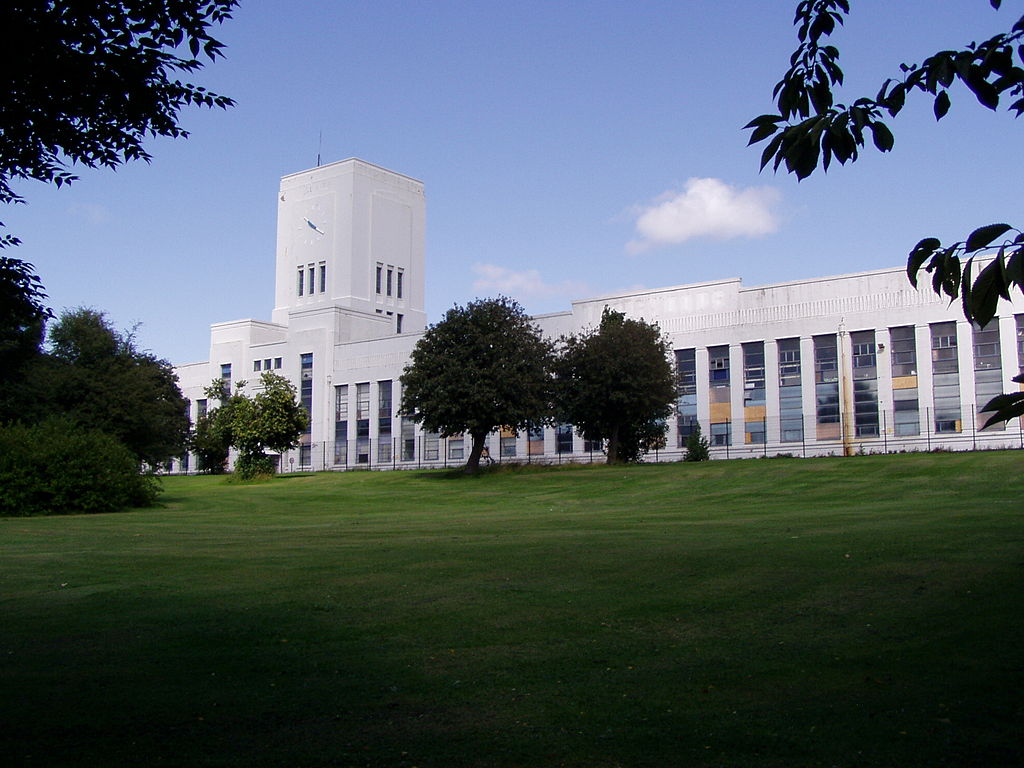 38 1024px-Littlewoods_Building_2.jpg