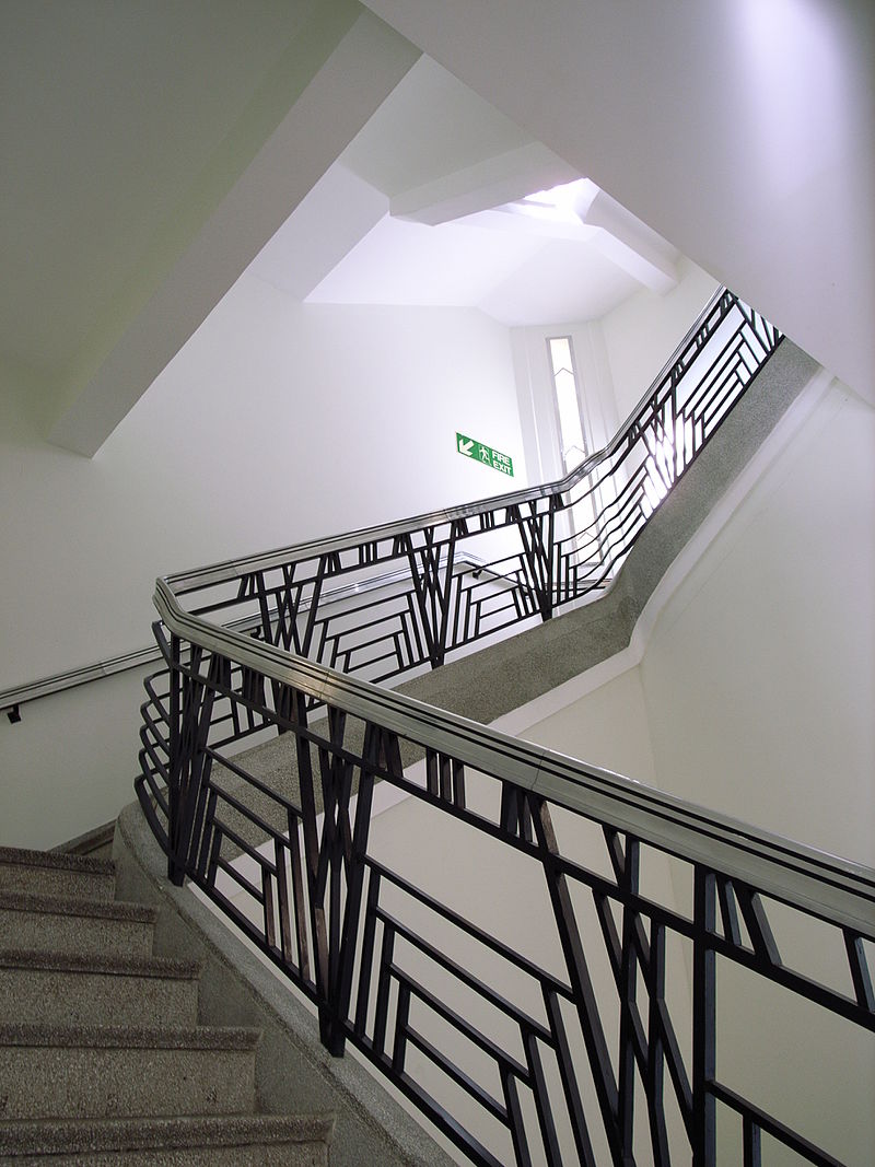 38 800px-The_Hoover_Building-1392675887.jpg