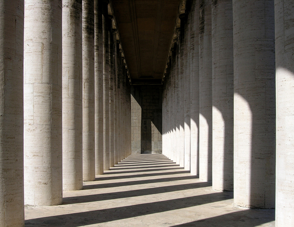 39Museo_della_civiltà_romana,_E.U.R._rom,_april_2005.jpg