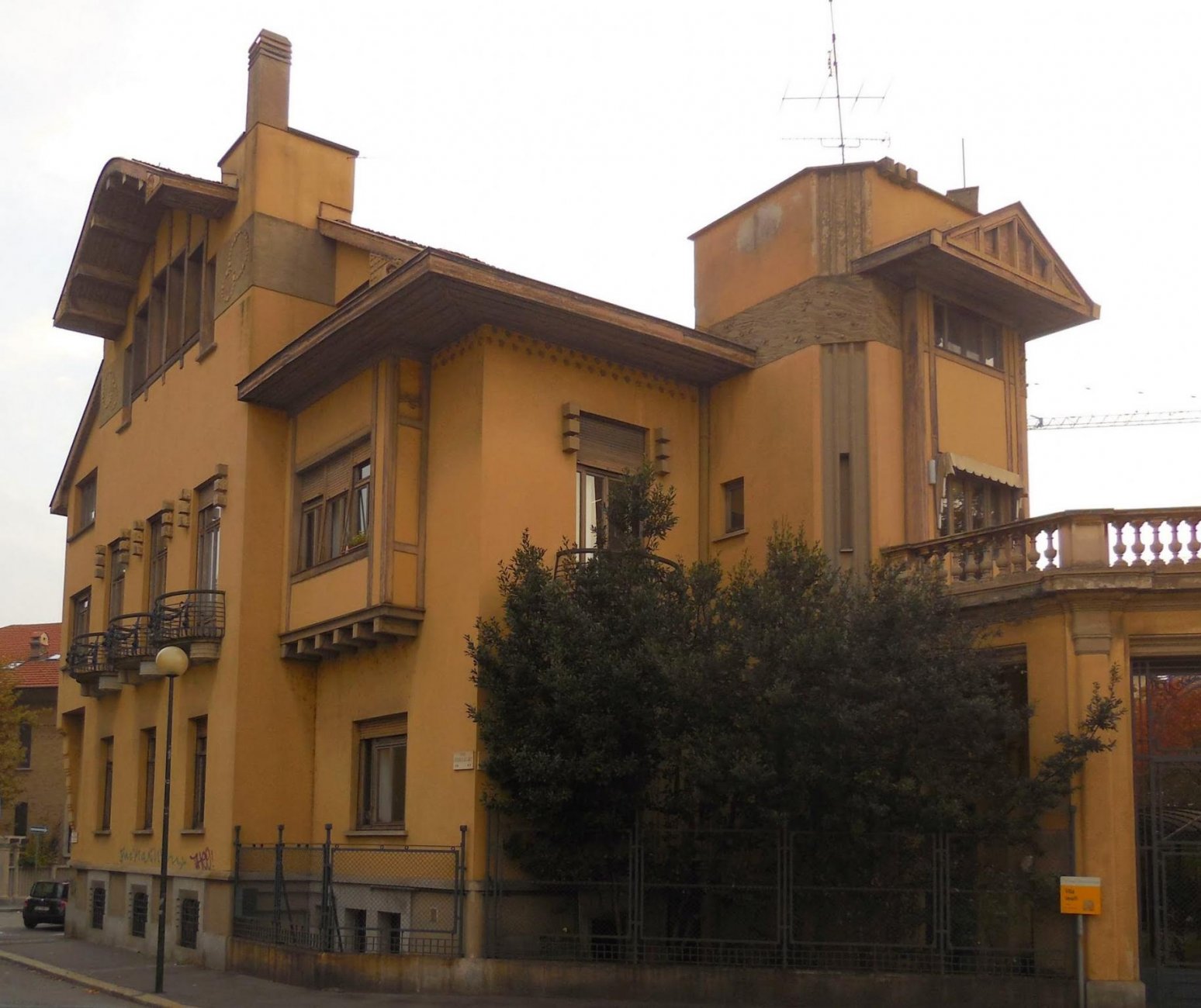 4 турин Petrarca (via Francesco) 44, Casa d’Aronco o villa Javelli 1903-06).jpg