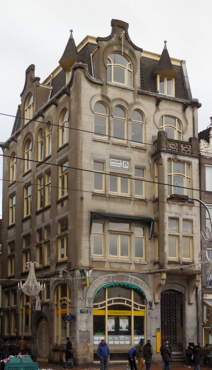 4 Damrak 37-38 (J.W.F. Hartkamp 1903-04) (1).jpg
