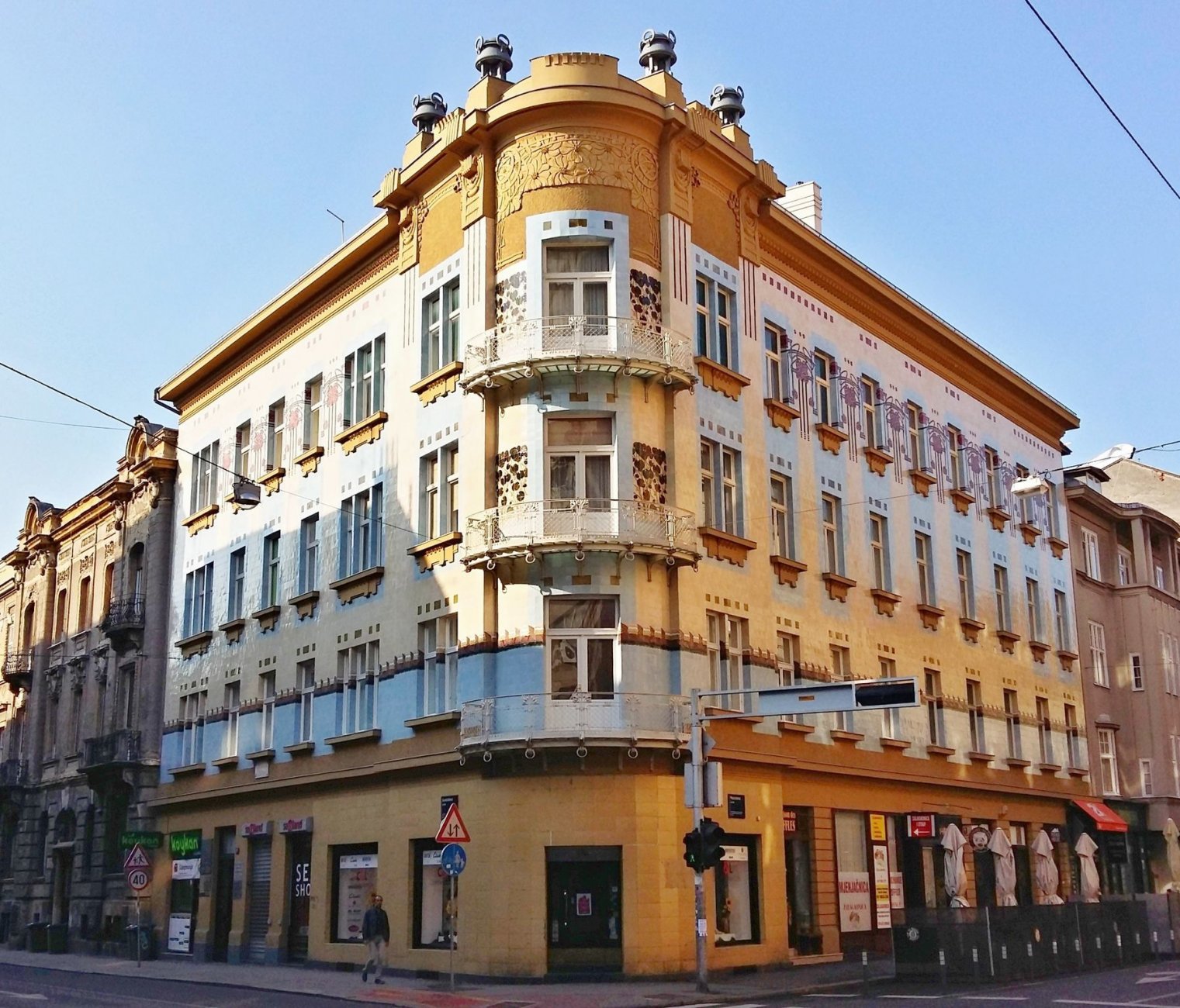 4 kallina_house.jpg