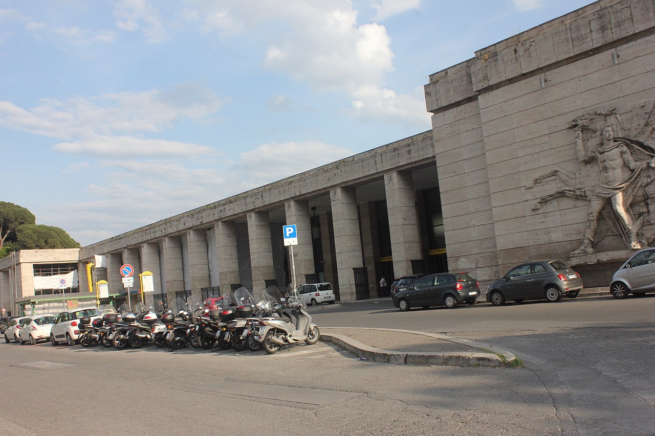 40 1280px-Roma_Ostiense_railway_station_in_2018.03.jpg