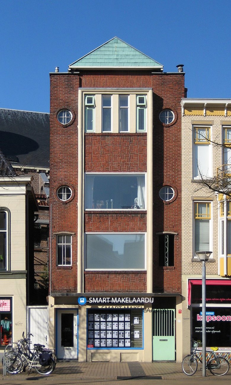 40 800px-20110320_Gedempte_Zuiderdiep_83-83a_Groningen_NL.jpg