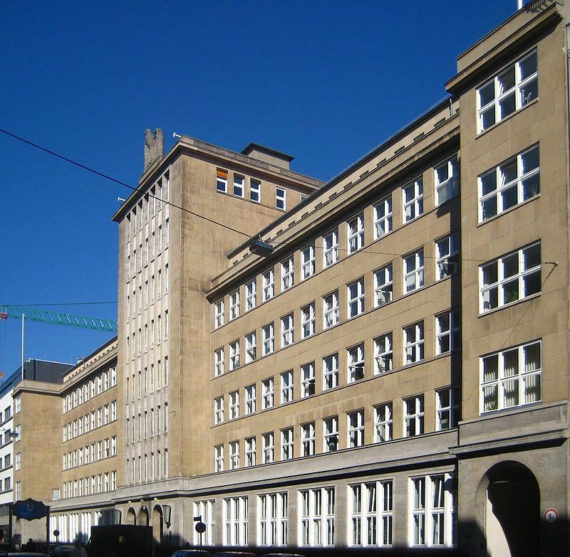 42 800px-Berlin,_Kreuzberg,_Friedrichstrasse_34-37A,_Landesarbeitsamt.jpg