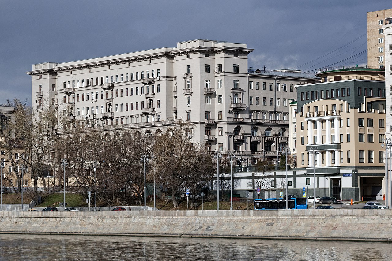 46 1280px-Moscow,_Kotelnicheskaya_Embankment_25_March_2020_01.jpg