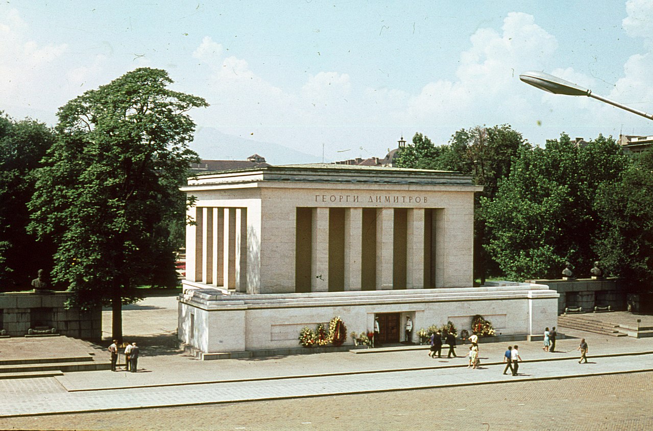 49 болг 1280px-Georgi_Dimitrov_mauzóleuma._Fortepan_69811.jpg
