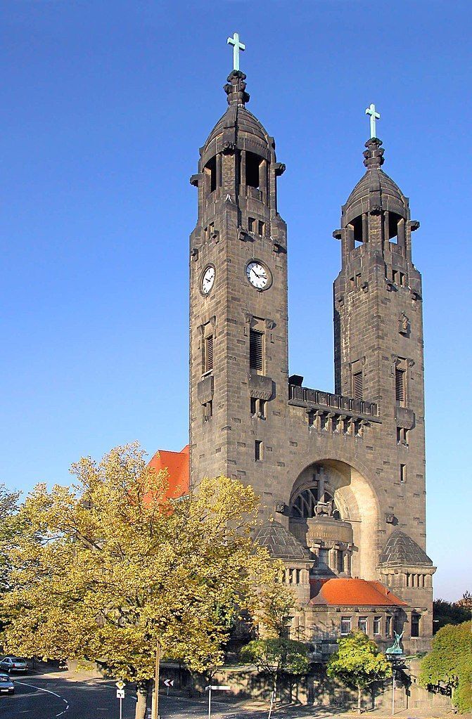5 671px-20061028020DR_Dresden-Strehlen_Christuskirche.jpg