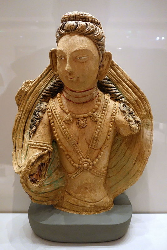 5-6Bust_of_a_Devata,_Shorchuk,_Nakshatra_Cave,_5th-6th_century_AD,_painted_cl.jpg