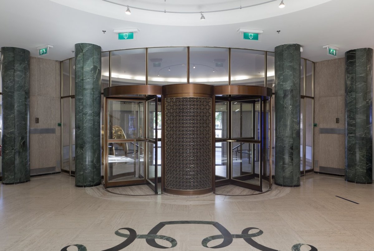 50Interieur,_overzicht_ingang_-_Rotterdam_-_20535971_-_RCE.jpg