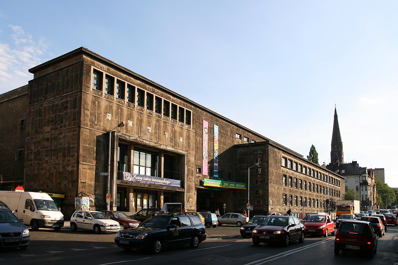 51 Katowice_-_Pałac_Młodzieży_01.jpg