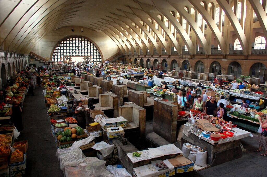 52 Yerevan_market_II,_Armenia.jpg