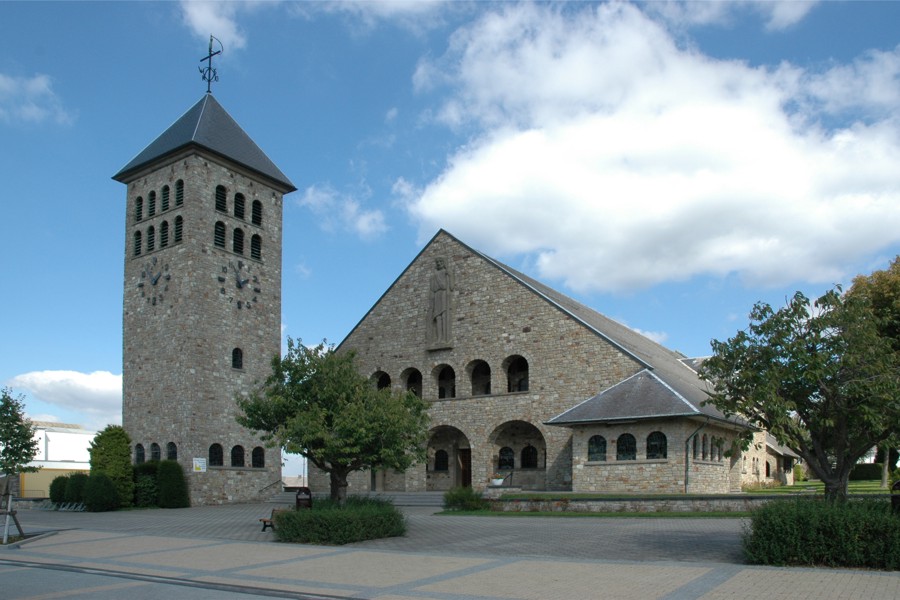 54 1031323_Rocherath-Krinkelt_Kirche.jpg