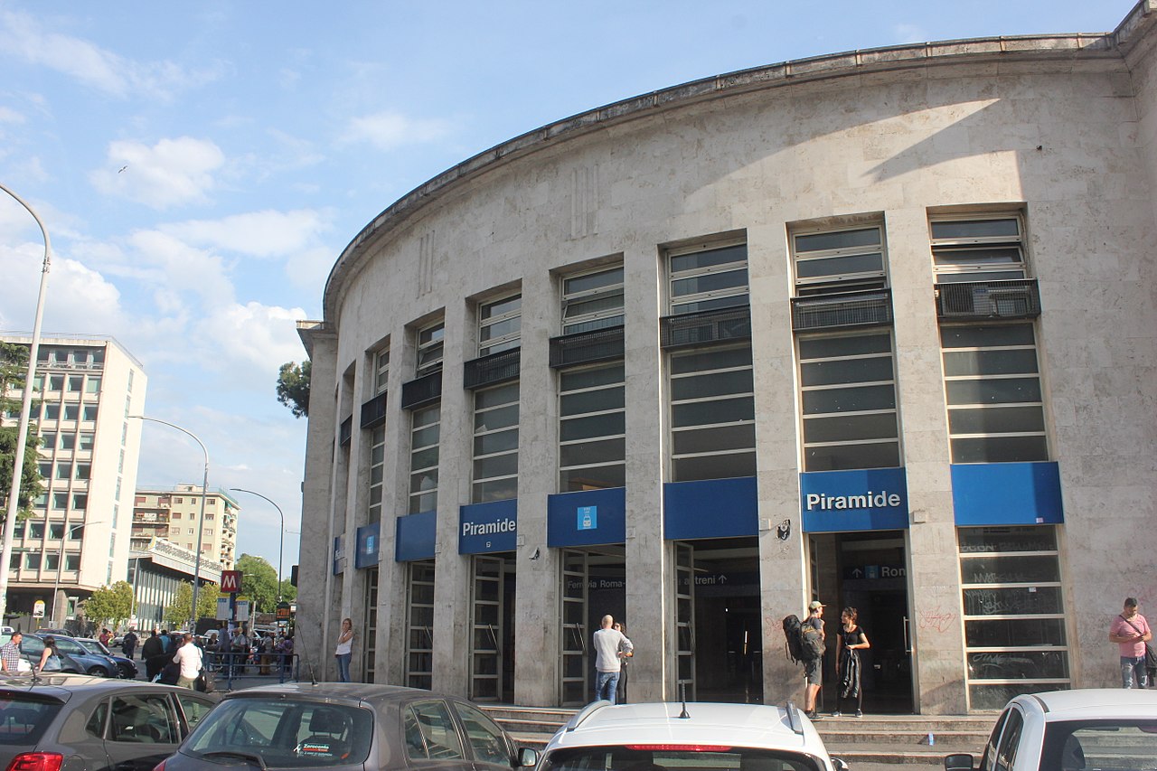 55 1280px-Piramide_Metro_B_Station_in_2018.02.jpg