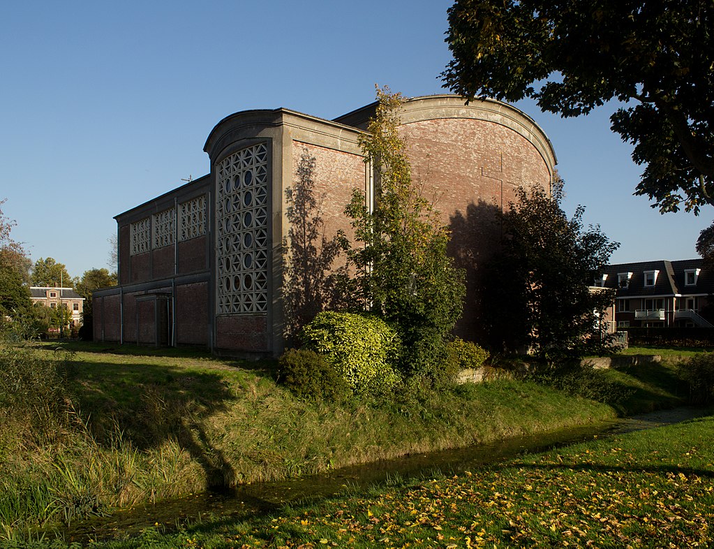 56 1024px-Moerdijk_-_Sint-Stephanuskerk_3.jpg