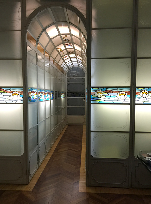 6 дом Campanini-Glass-Hallway.jpg