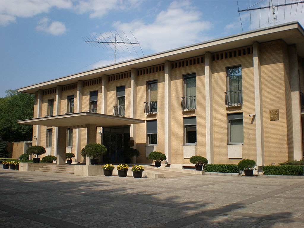 60 1024px-Czech_embassy_Beijing_6010004.jpg