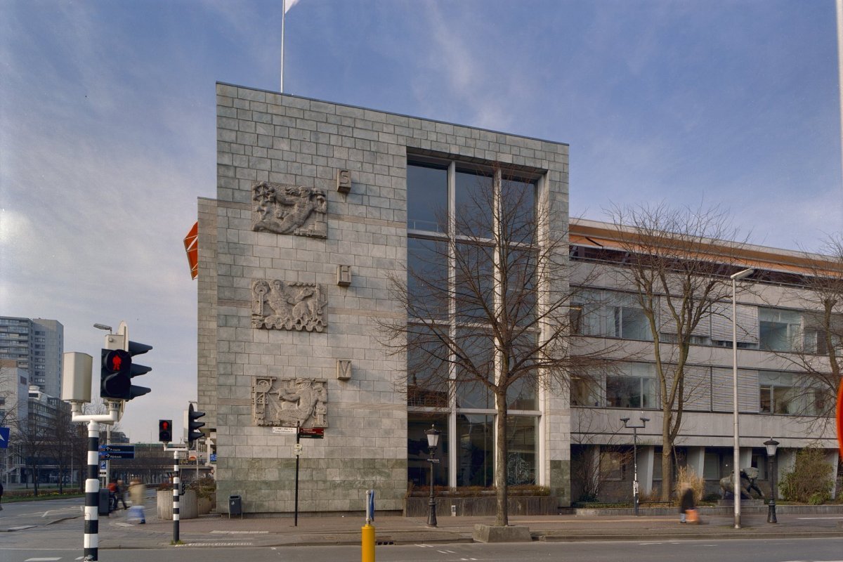 60 Overzicht_gedeelte_rechter_zijgevel_met_muurreliëfs_-_Utrecht_-_20357988_-_RCE.jpg