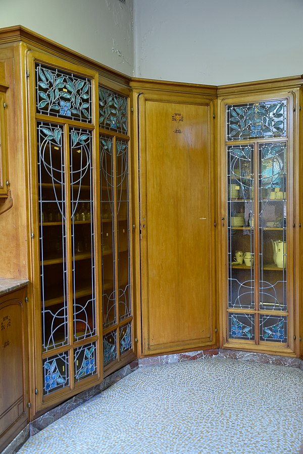 600px-Maison_Leon_Losseau_-_cuisine_-_armoires.jpg