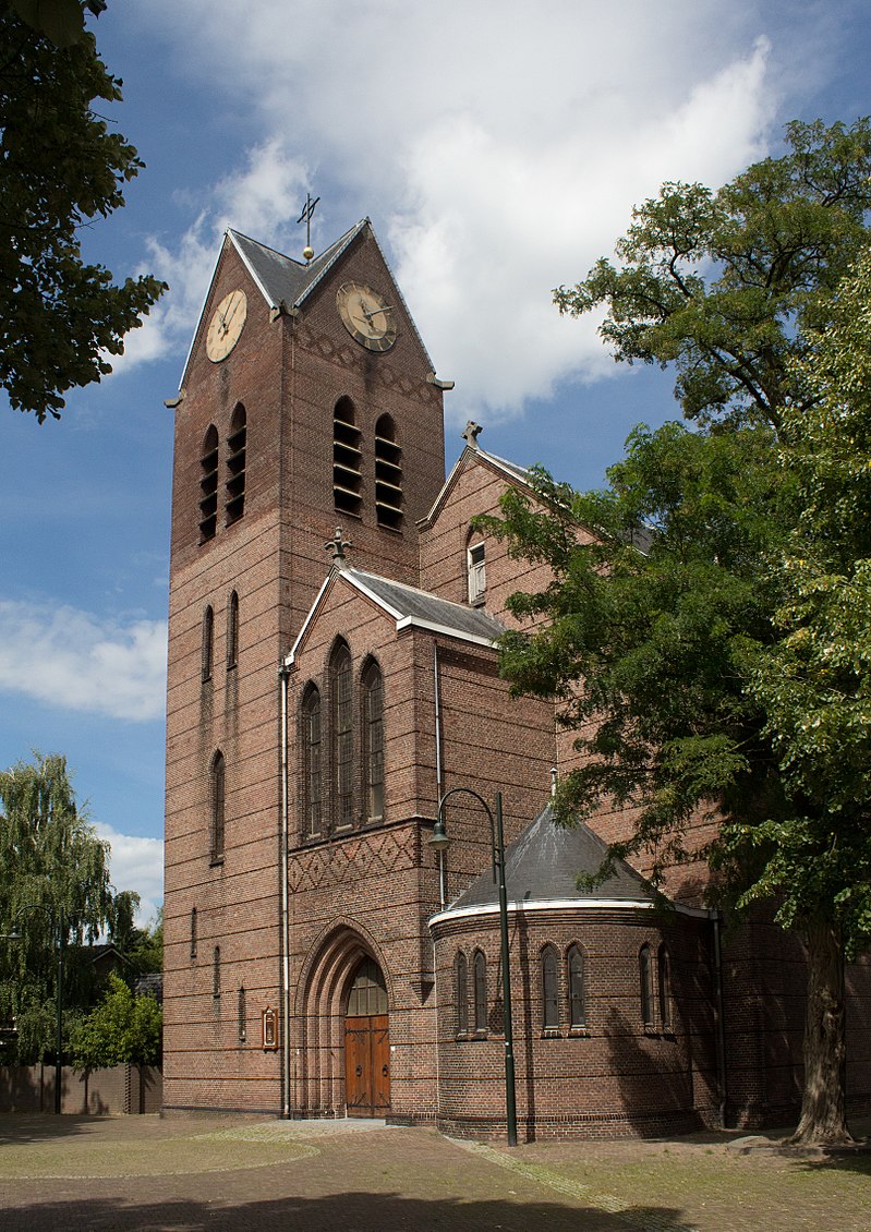 7 800px-082697-07_Sint-Antoniuskerk_oosterhout.jpg