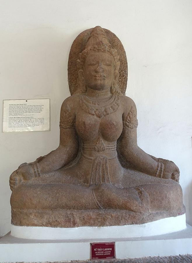 7-8Lakshmi,_Tra_Kieu,_7th-8th_century,_.JPG