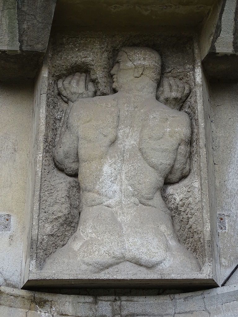 768px-Štvanice,_Hlávkův_most,_reliéf_Práce.jpg