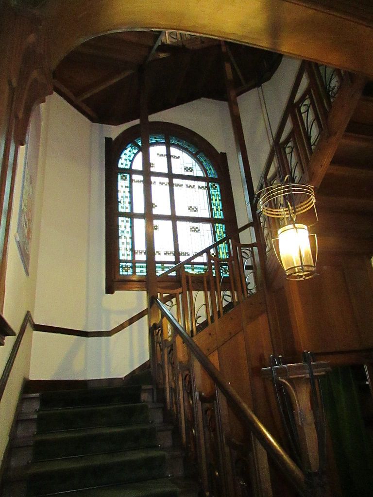 768px-Escalera_en_el_museo_Castagnino_1.jpg