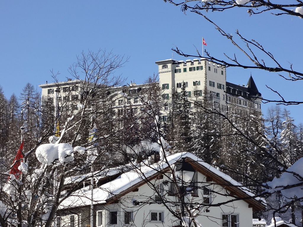 8 1024px-HotelWaldhaus-E-2015.jpg