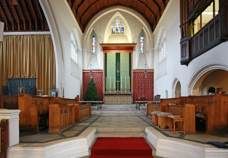 8 St_Hilda_with_St_Cyprian,_Brockley_Road,_Crofton_Park_-_Chancel_-_geograph.org.uk_-_2783980.jpg