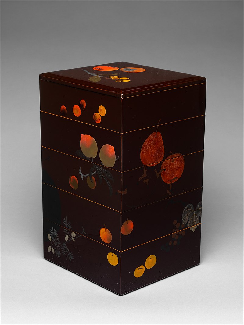 800px-明治時代_柴田是真_果蔬蒔絵重箱-Tiered_Food_Box_with_Summer_and_Autumn_Fruits_MET_DP224372.jpg