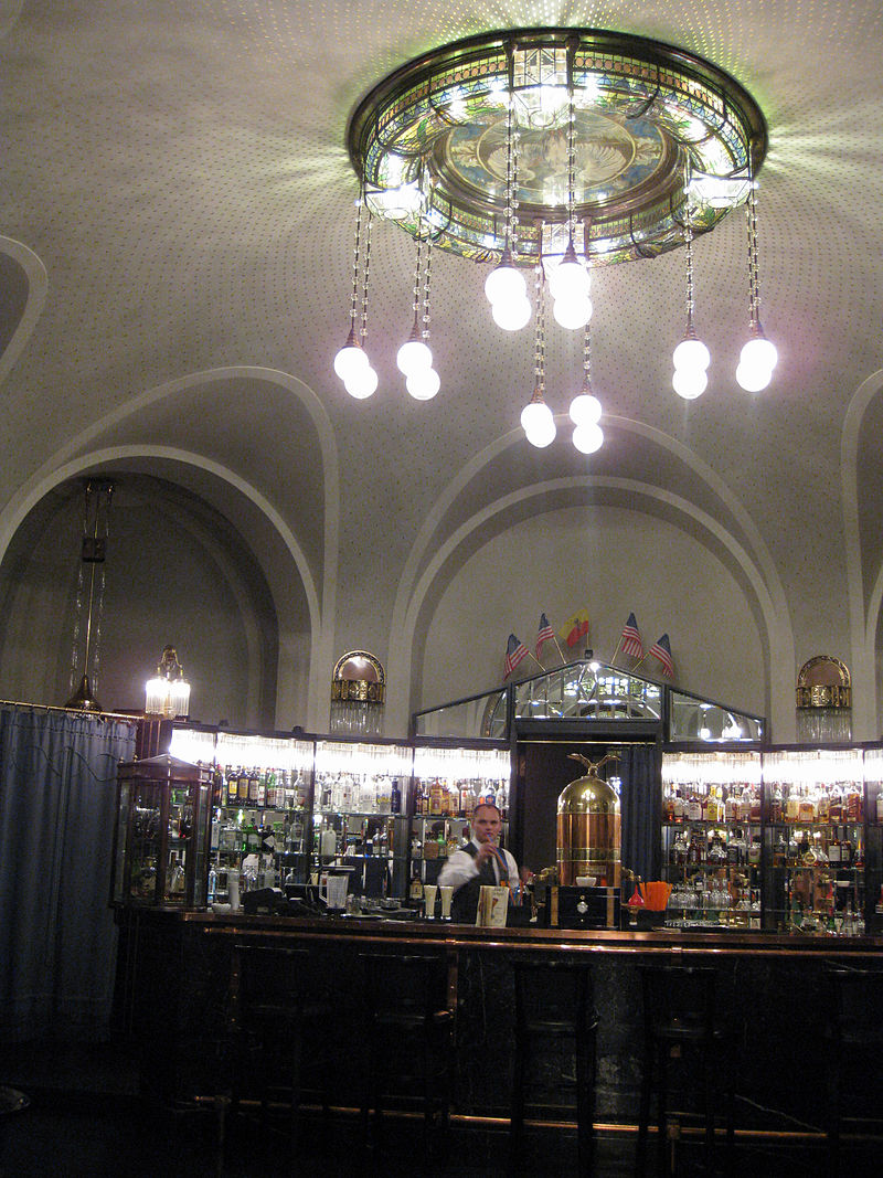800px-132_Obecní_Dům_(Casa_Municipal),_Bar_Americà.jpg