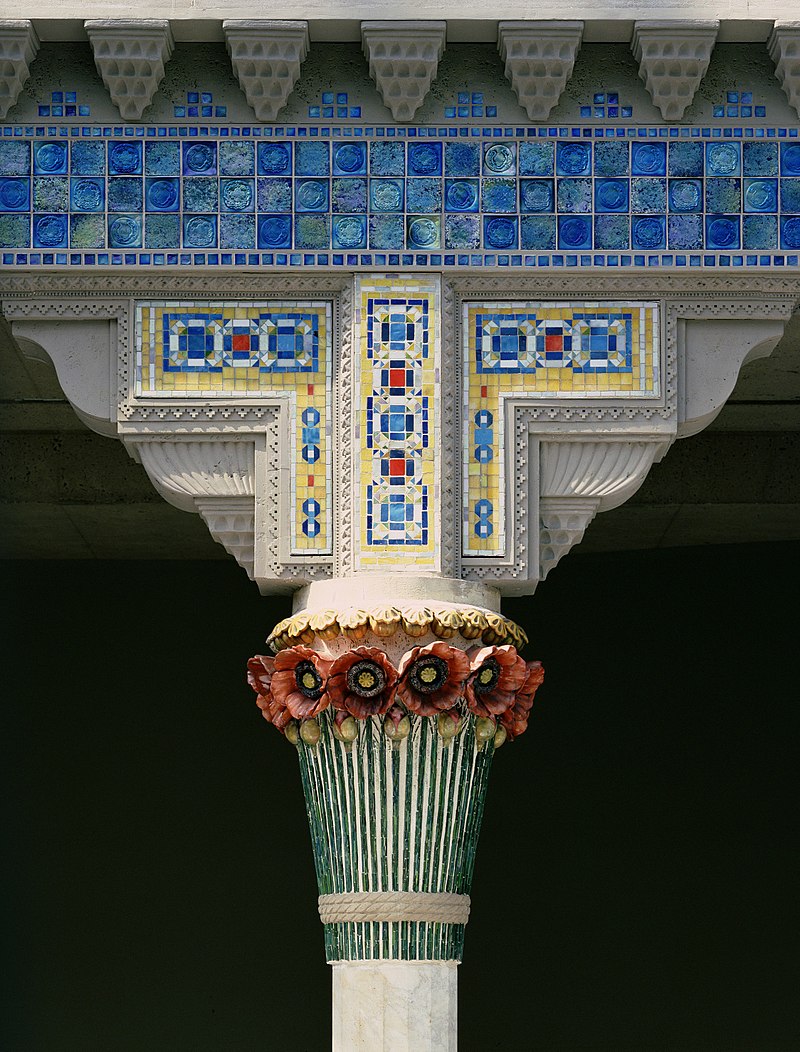 800px-Architectural_Elements_from_Laurelton_Hall,_Oyster_Bay,_New_York_MET_1978.10.1detail.jpg