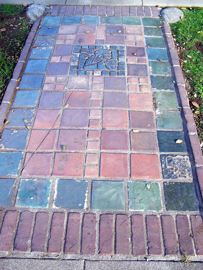800px-Batchelderhousewalk.jpg