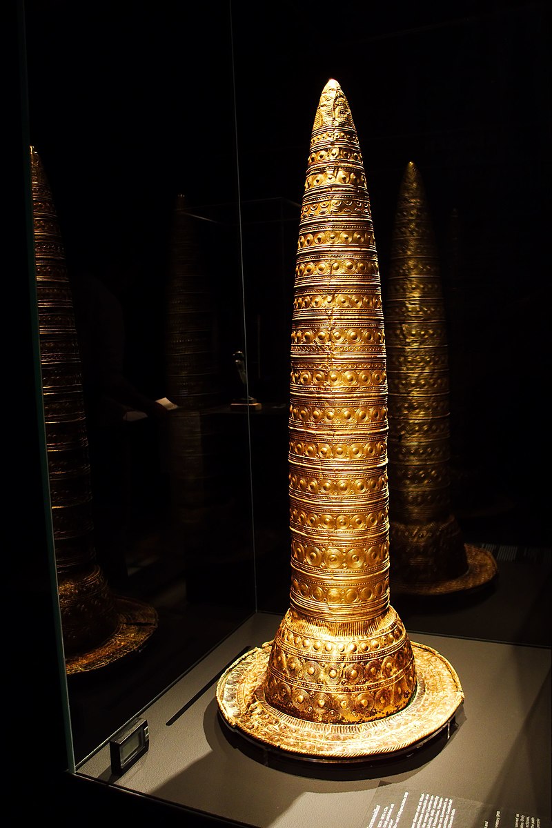 800px-Bronze_age_astronomical_calendar,_details_are_on_ht.jpg