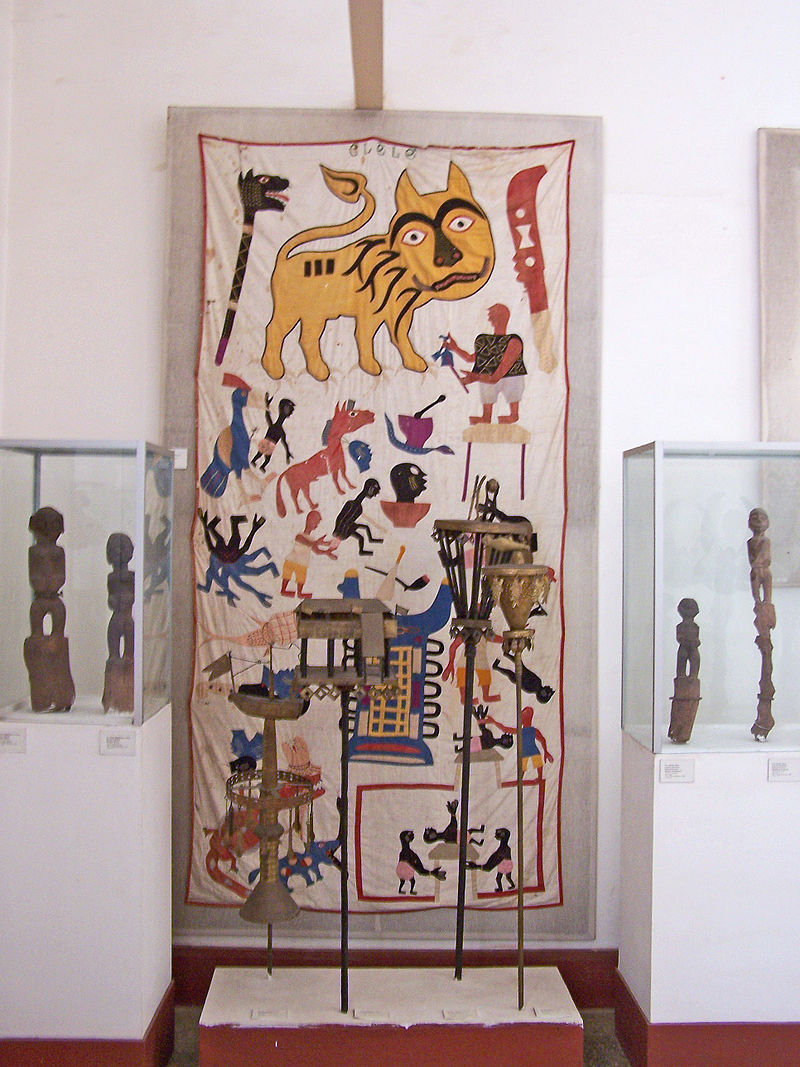 800px-Dakar-Musée_de_l'IFAN_(10).jpg