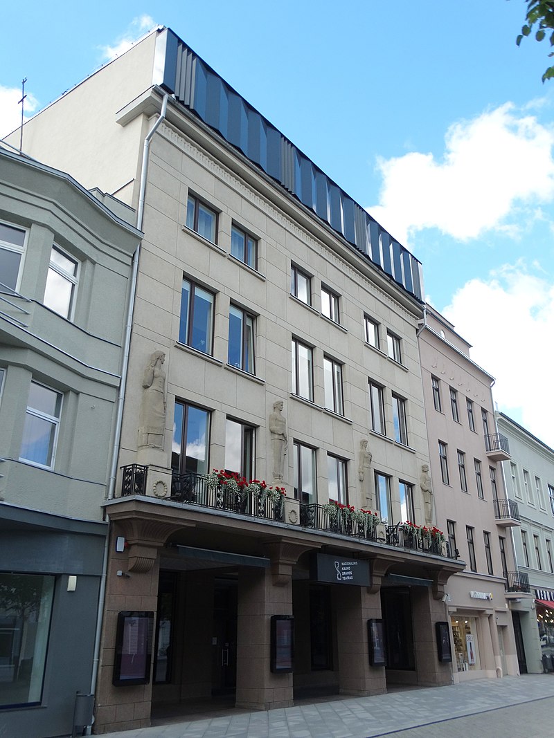 800px-Drama,_teatras,_Kaunas.jpg