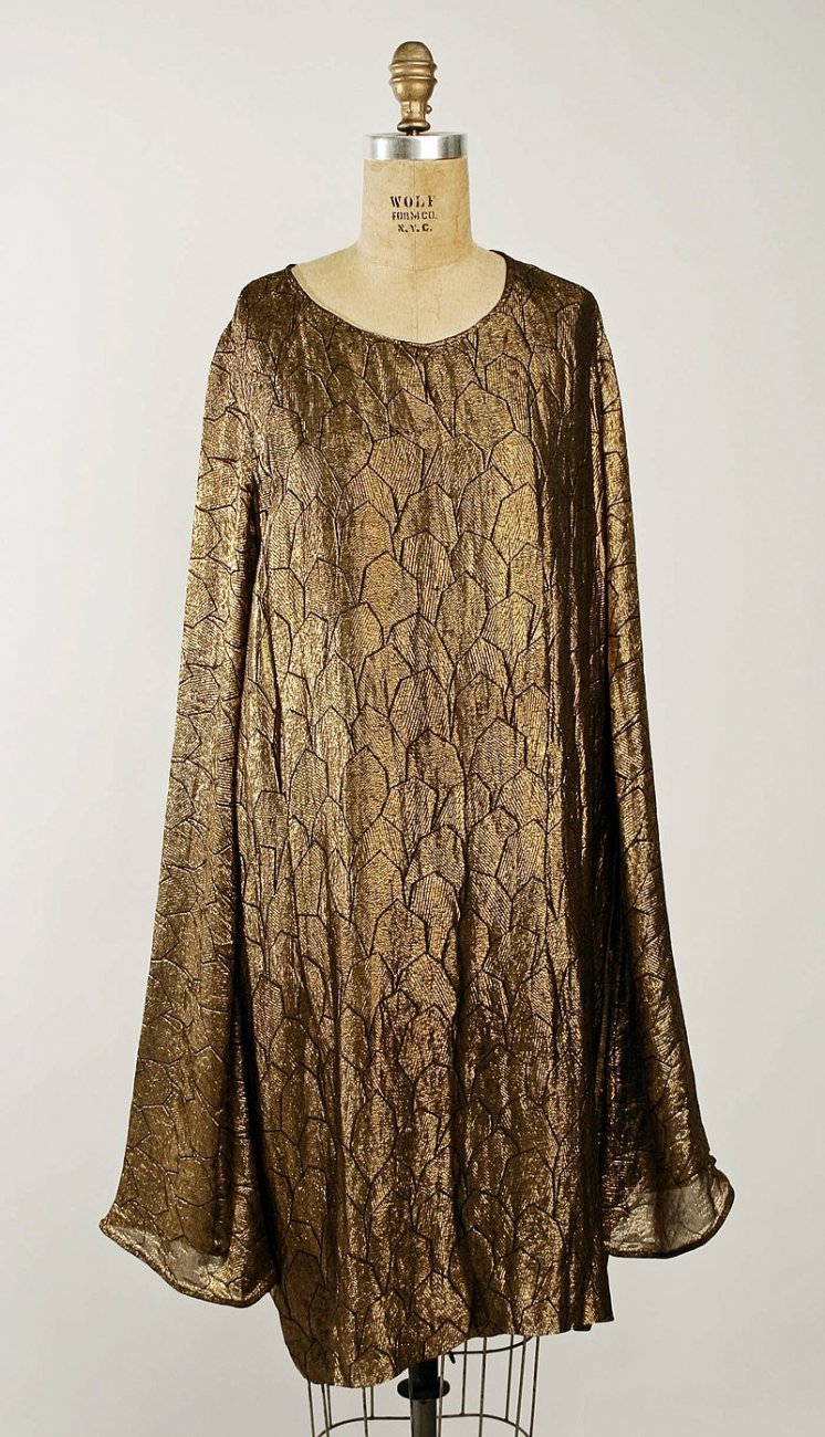 800px-Dress_MET_CI45.91.5_F.jpg