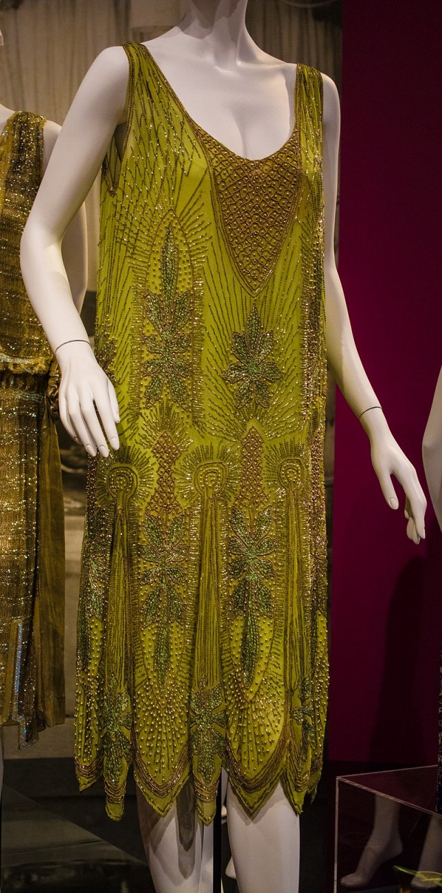 800px-Evening_dress_and_underslip_-_Paul_Poiret_(25844046798).jpg